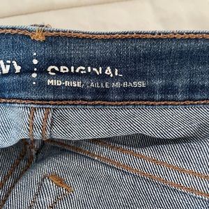Old Navy mid rise jeans size 2 short.